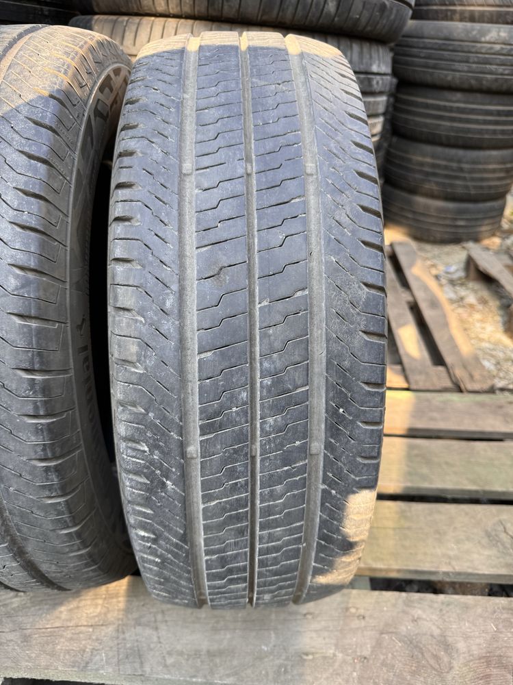 летни бусови гуми 225/65r16C Continental