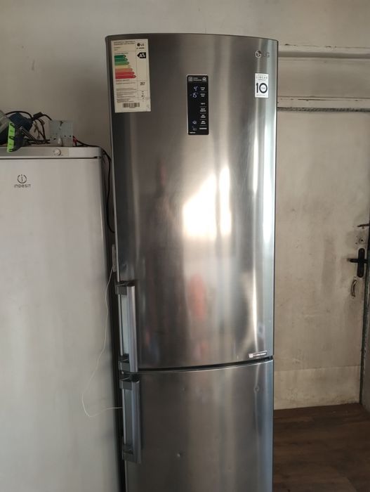 Холодильник Лджи высота 2 метра.