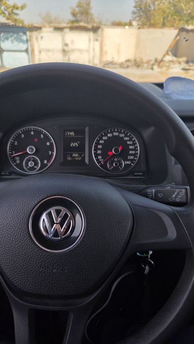 Wolsvagen caddy sotiladi