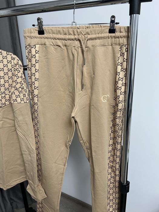 Compleu GUCCI super calitate