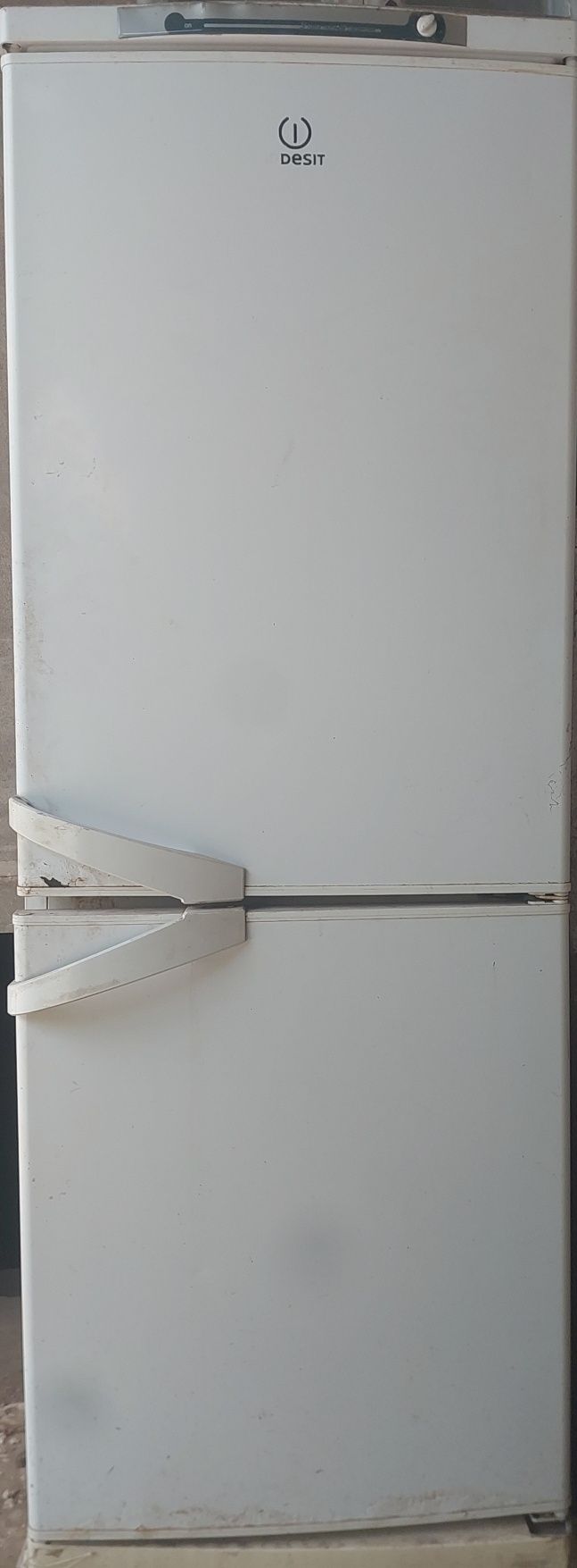 Холодильник Indesit