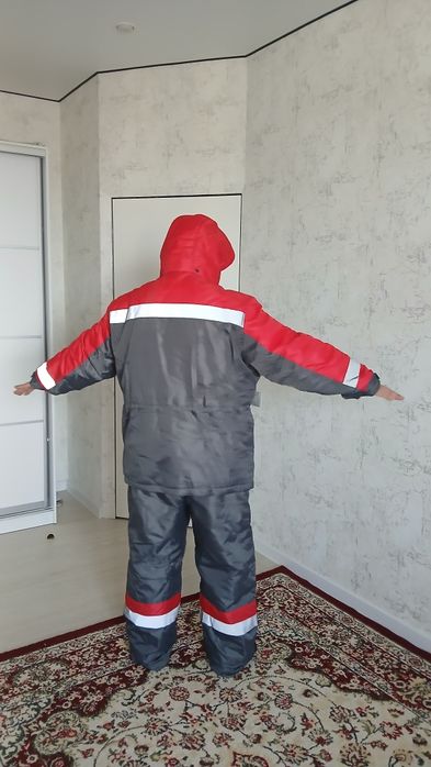 Продам зимнюю спецовку