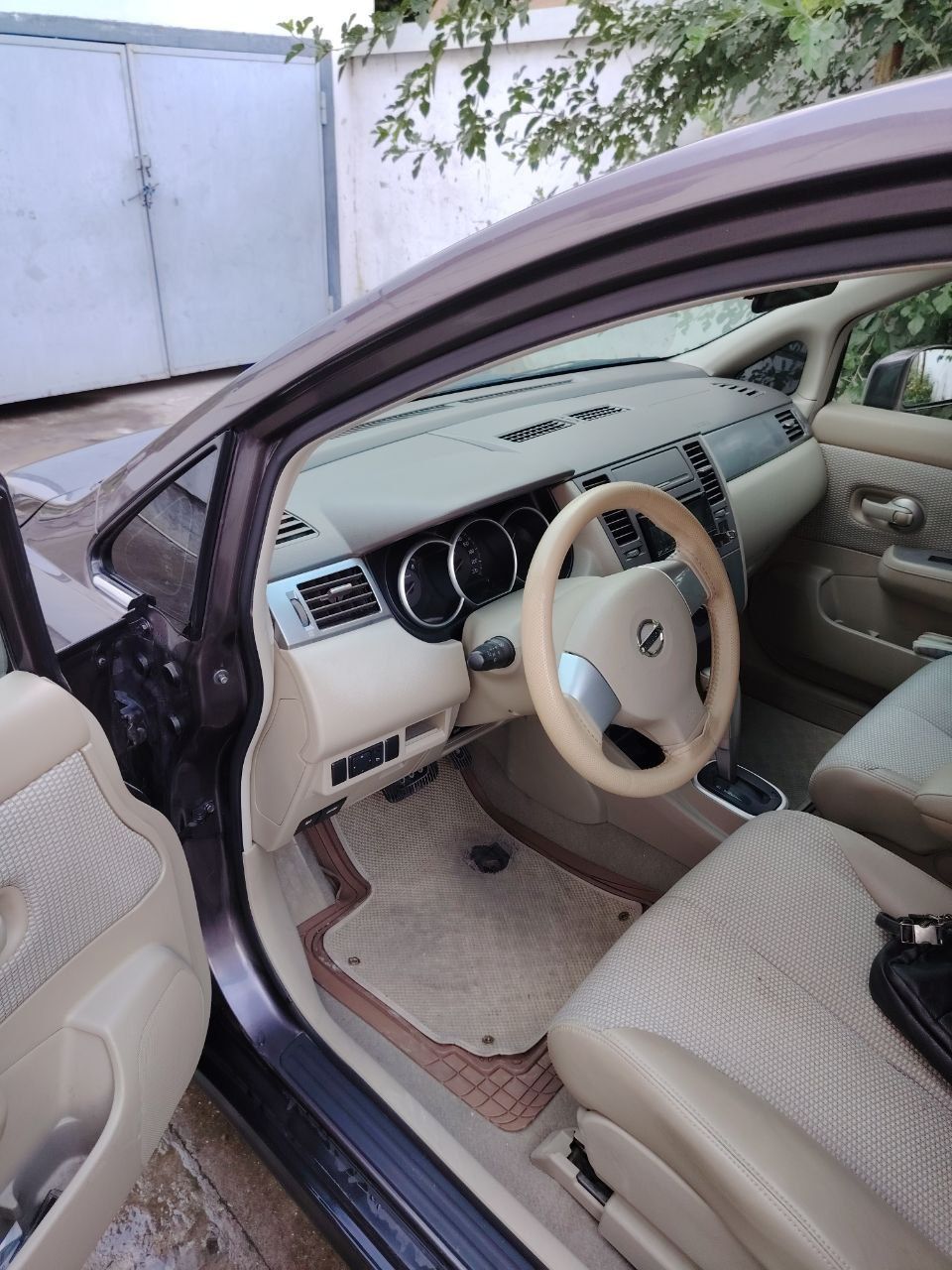 Nissan Tida sotilad