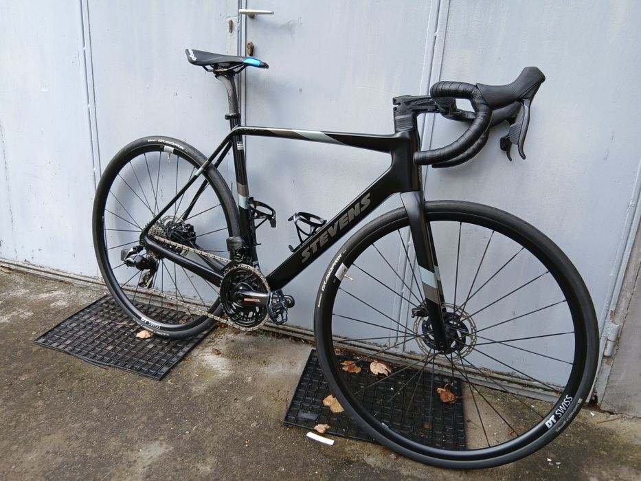 Cursiera Carbon 2 x 12 viteze Sram Force AXS an 2025