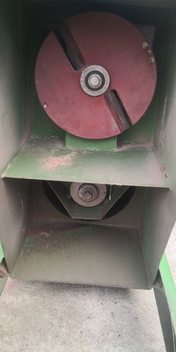 Tocator crengi, frunze