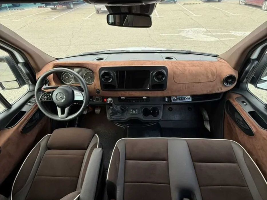 Путешествуйте без хлопот: Аренда Mercedes Sprinter с водителем 24/7