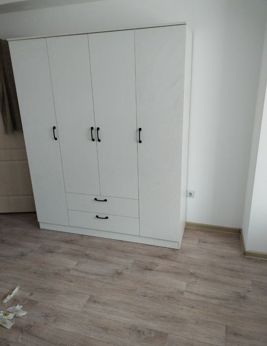 Отдам шкаф и тумбу