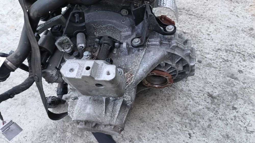 Cutie viteze manuala 6 trepte AUDI Q2 VW T ROC T CROSS 1.0 TSI cod UTV