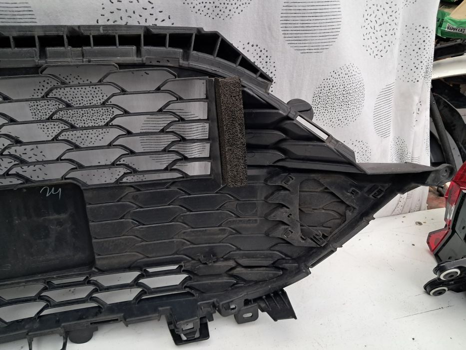 Грил решетка  Toyota Corolla 2016/25г