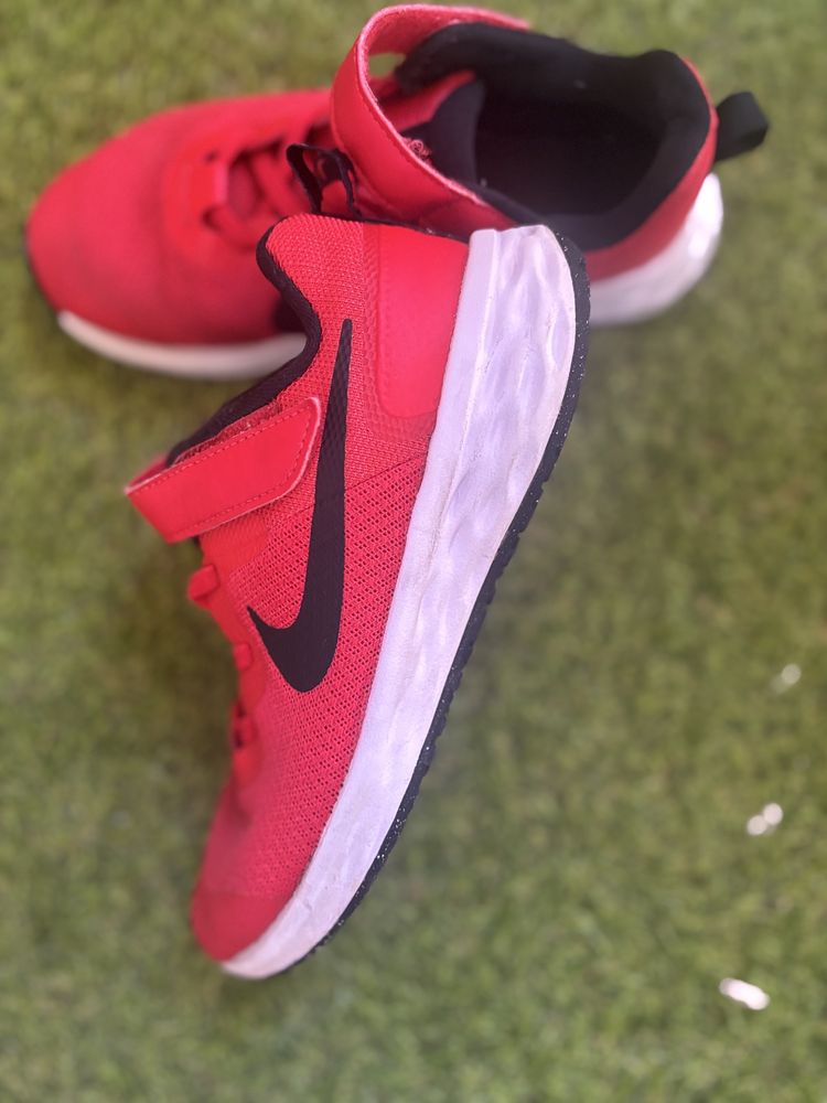 Оригинални маратонки Nike
