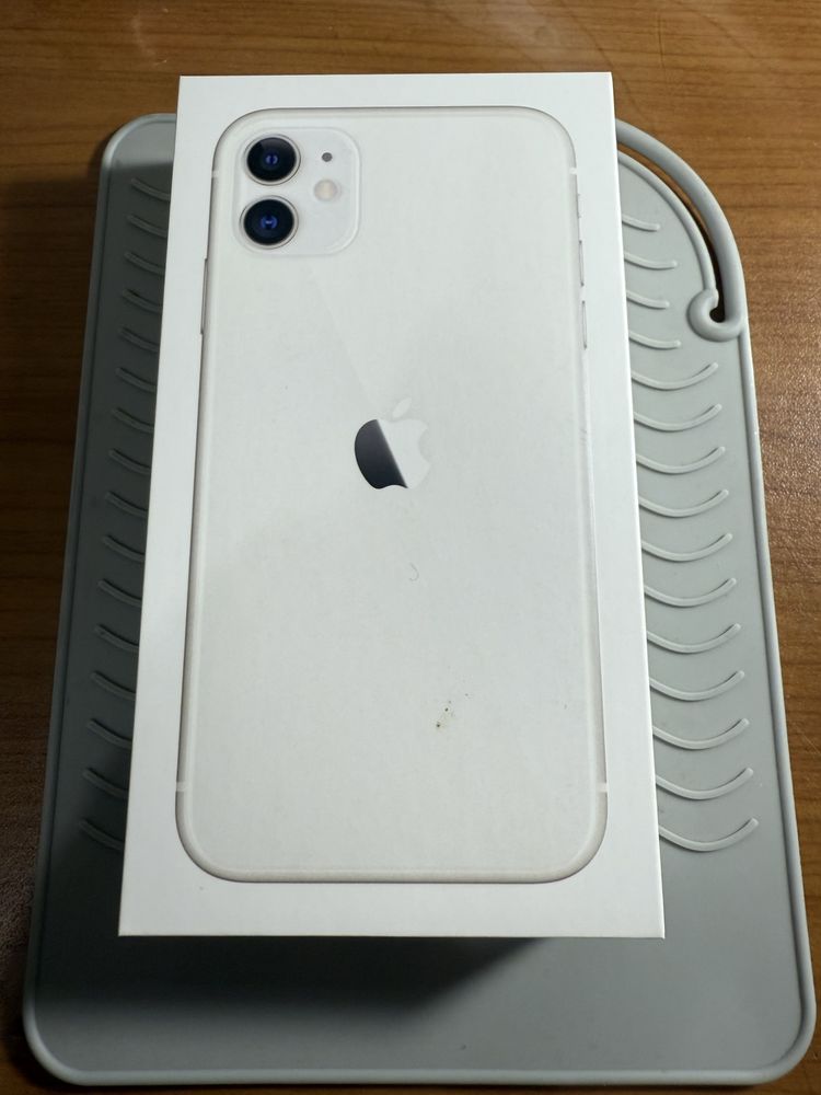 Продам iPhone 11