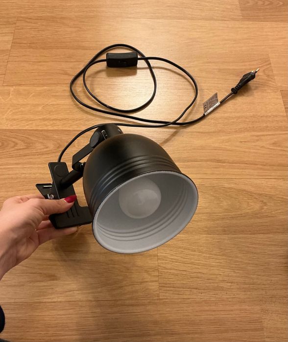 Vând lampă / veioză cu clemă THEODOR (Jysk) – cu bec Philips inclus