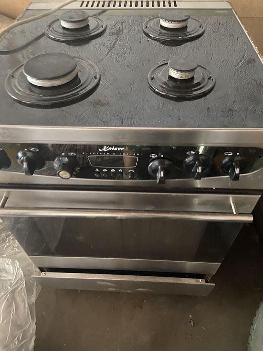Продам газовую плиту с духовкой Kaizer