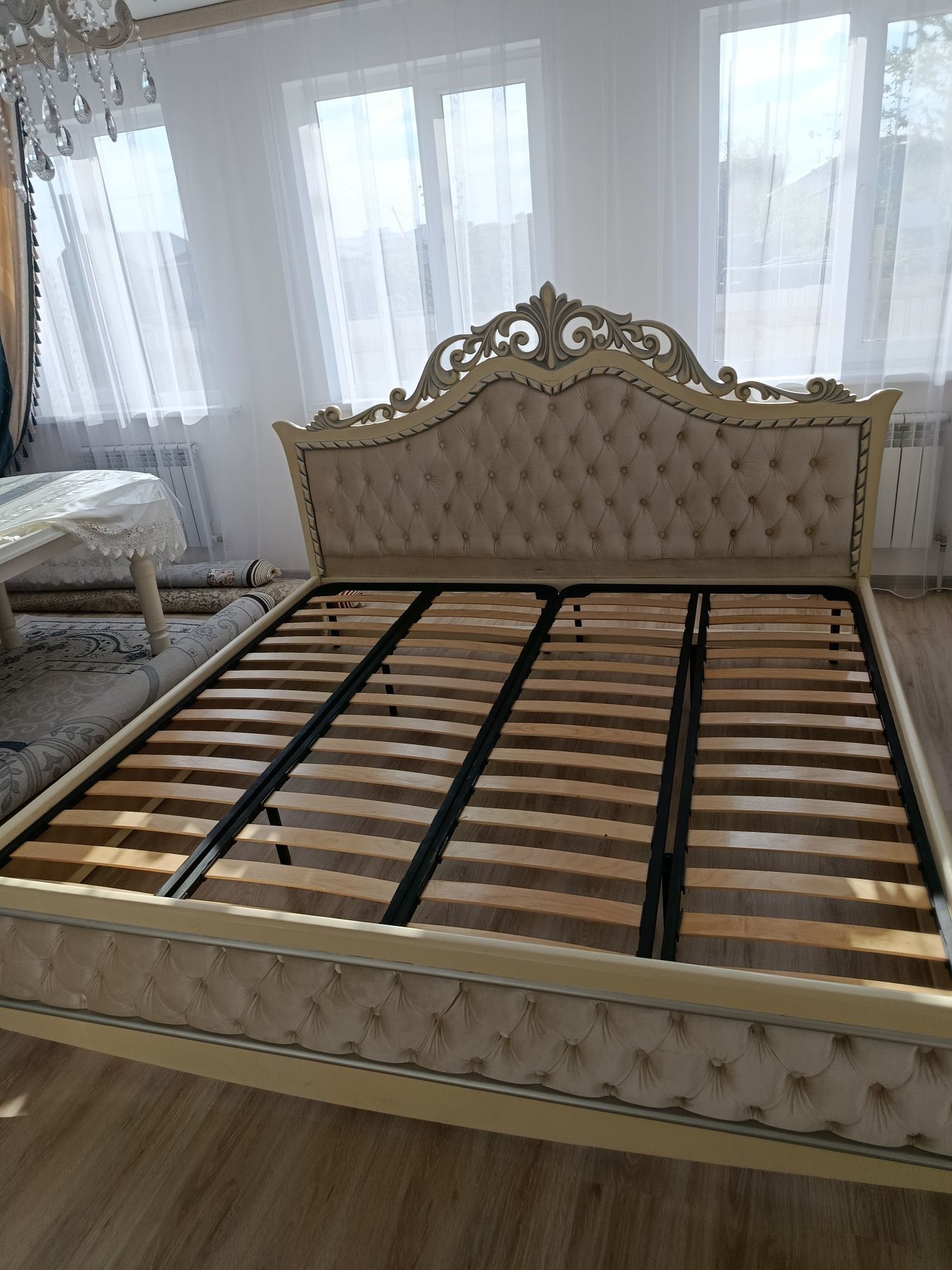 Продам кровать с матрасом
