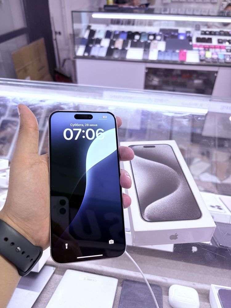 iPhone 15 Pro Max 256 gb white