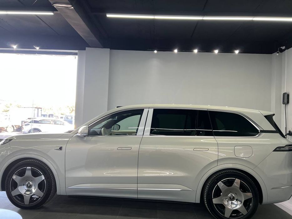 Changan depal S09 kumush rang