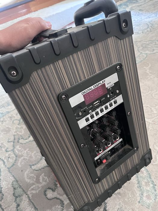 Портативная колонка