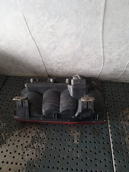 Stop tripla lampa stanga vw caddy 3 2k 2k0945257 4vex13n005ab