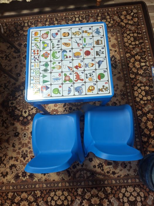 Пластмасова детска маса