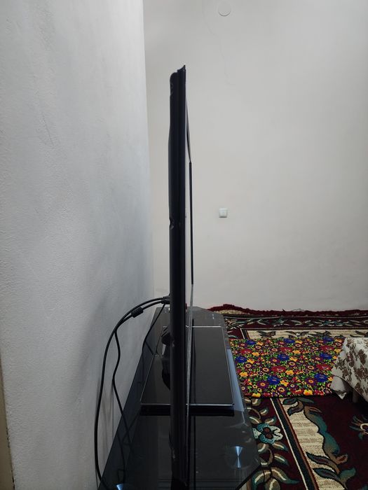 LG tv televizor 47