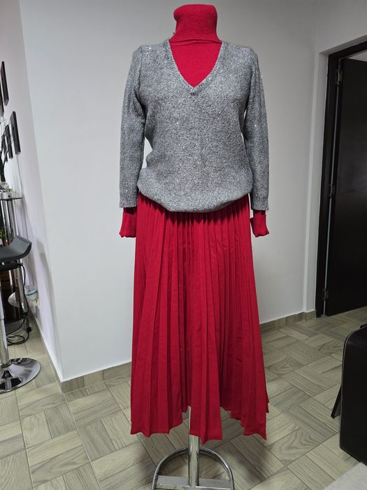 Pulover gri pentru rochii, fuste, cămăși;