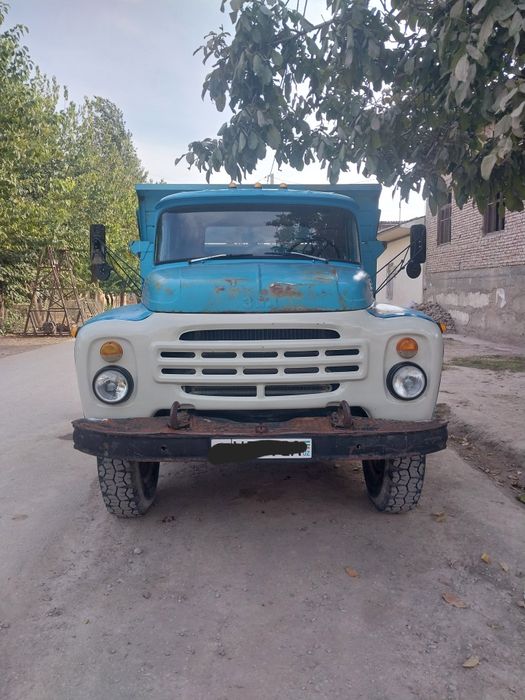 Zil 4502 sotiladi