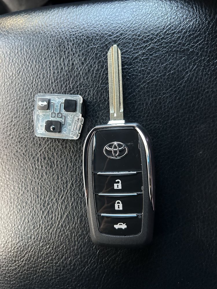 Выкидной ключ на Toyota