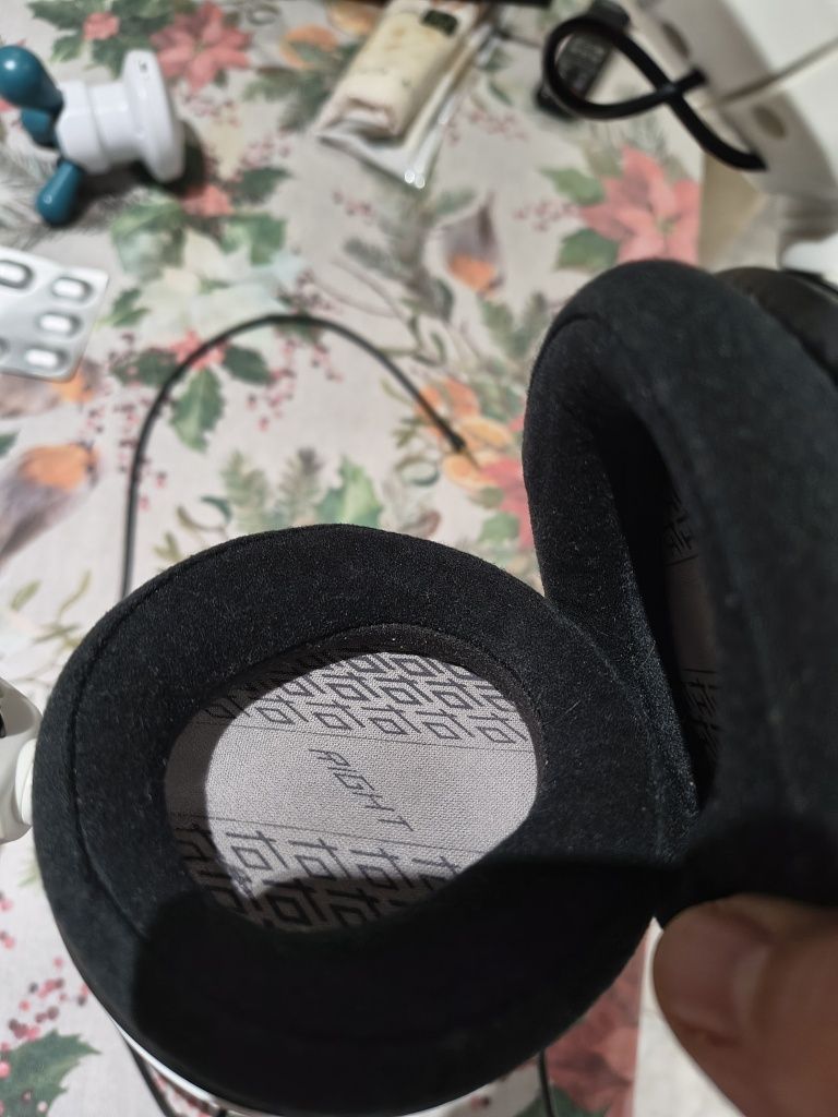 Слушалки с микрофон AKG