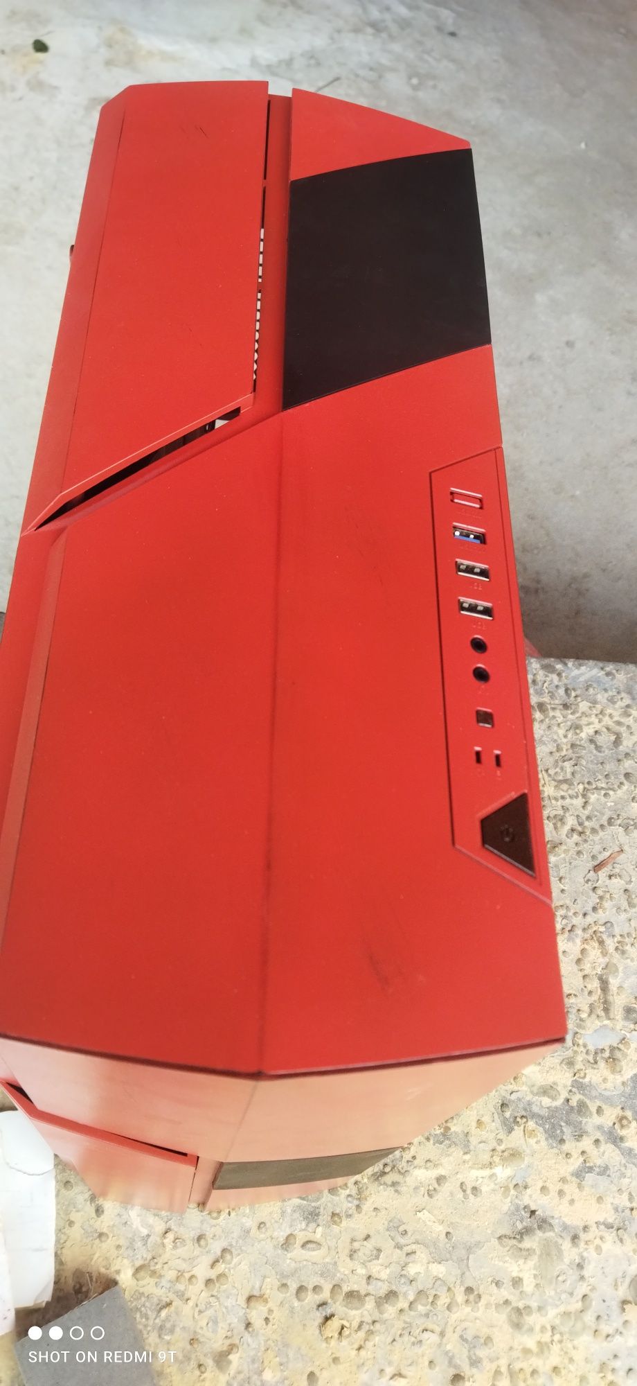Геймърски компютър ryzen 7 5700x 3070 gamerock msi mag x570 tomahawk