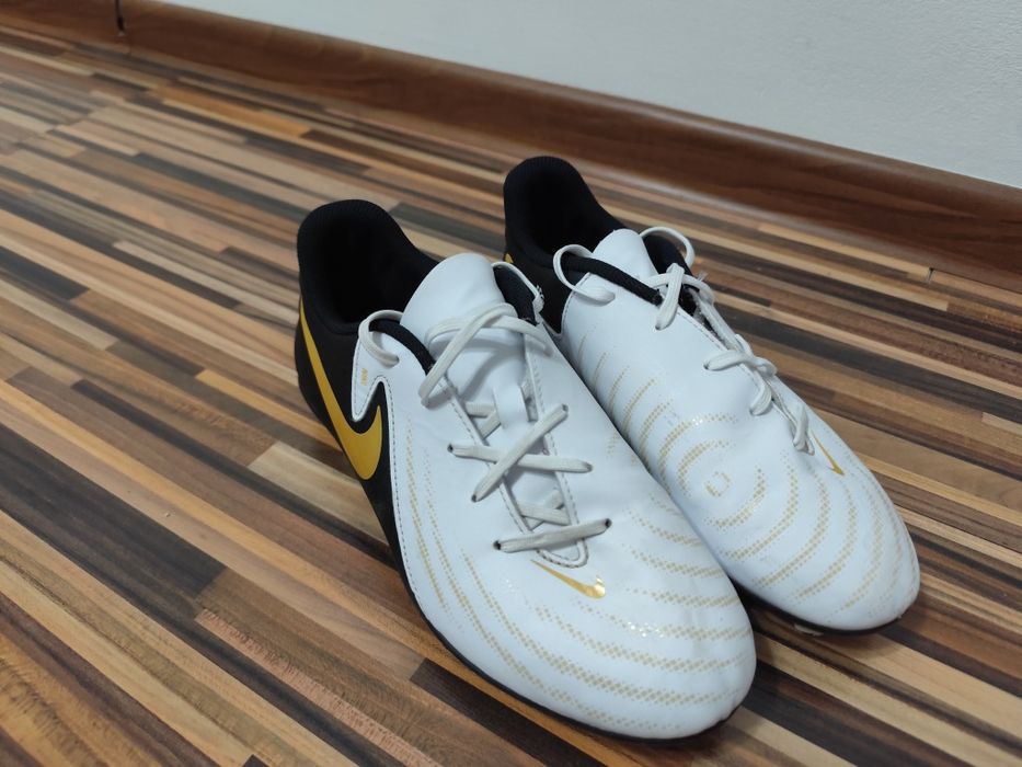 Ghete de fotbal Nike Phantom GX 2 Academy mărime 38.5