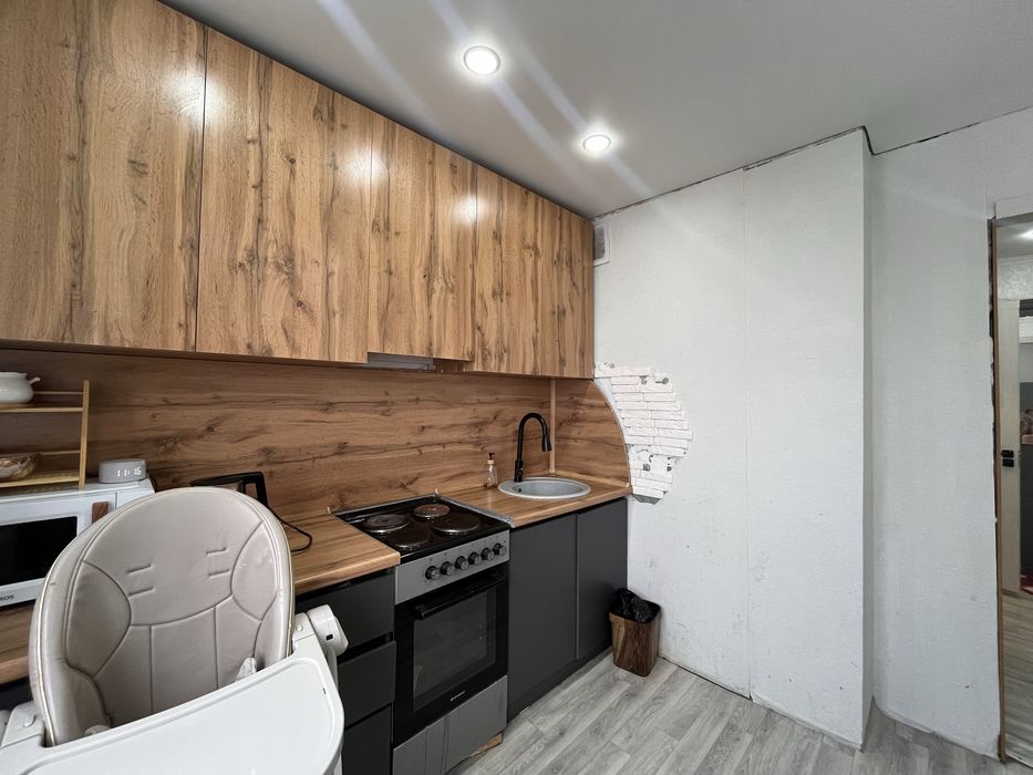 Кухонный гарнитур, в хорошем состоянии!