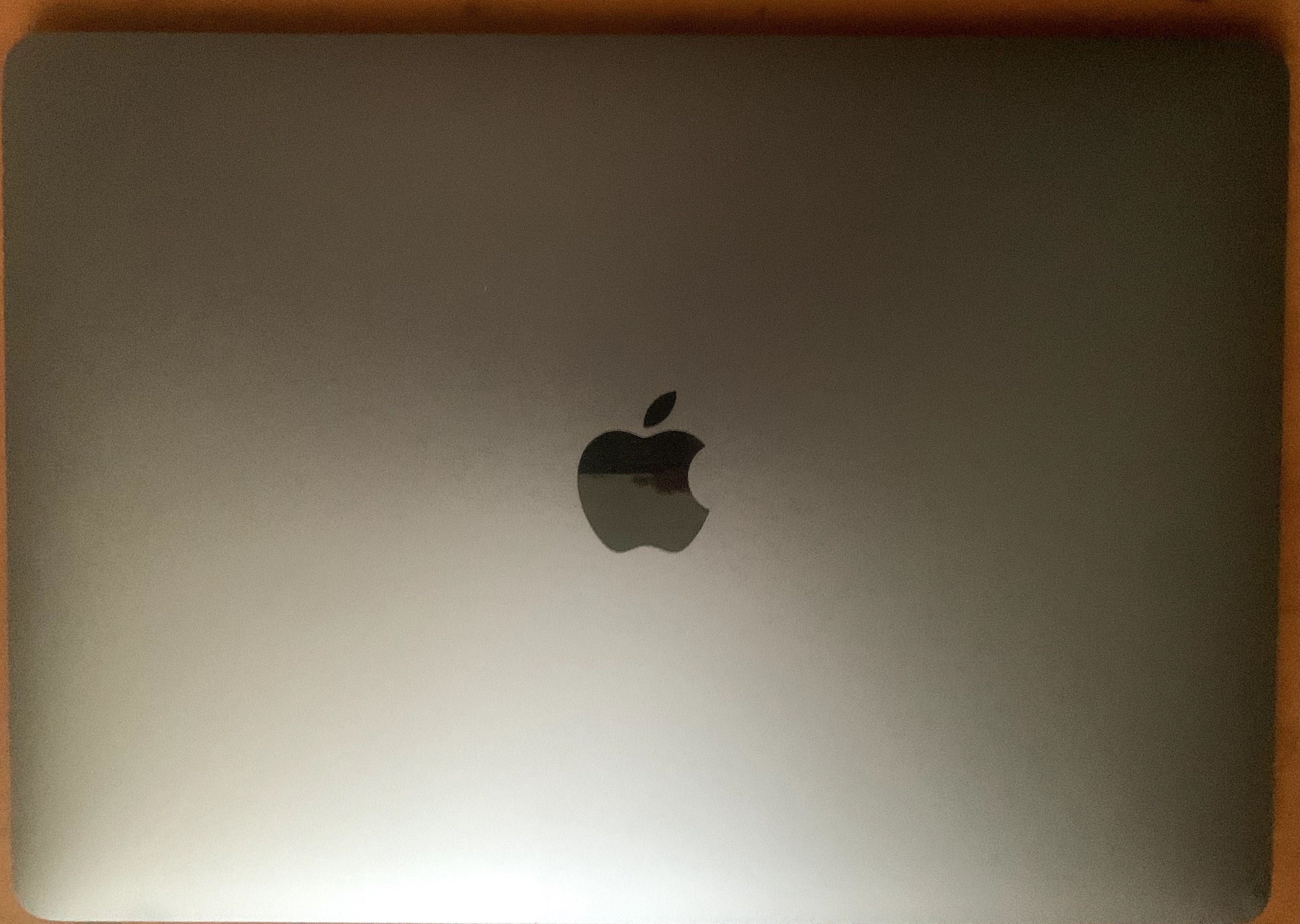 MacBook Air 13" M1 Chip 8-Core CPU, 7-Core GPU, 8GB RAM, 256GB SSD