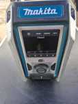 Makita DMR 115 - радио за строителни площадки