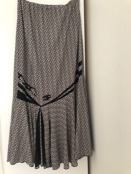 Set fuste- 2 buc. Mărime 50-pret 60 lei