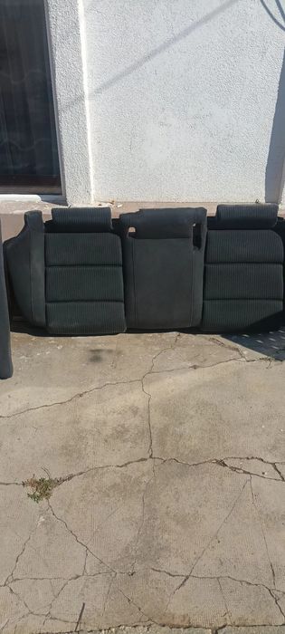Vand bancheta spate Audi A4 Avant,ingrijite si fara deteriorari