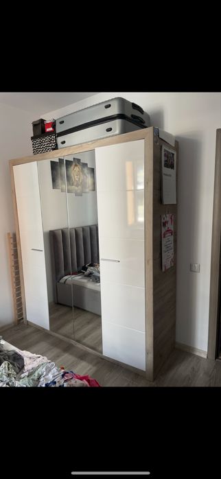 Vand dulap cu usi