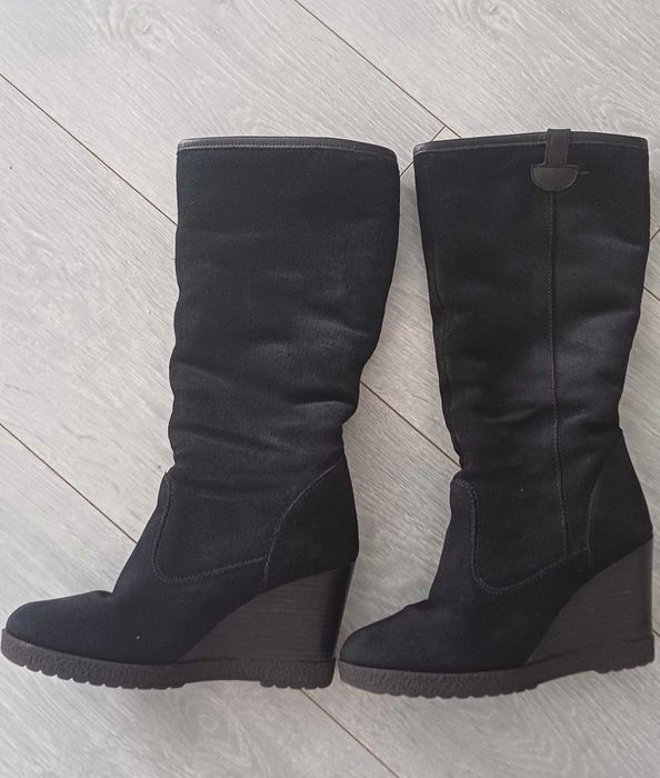 Cizme din piele întoarsă