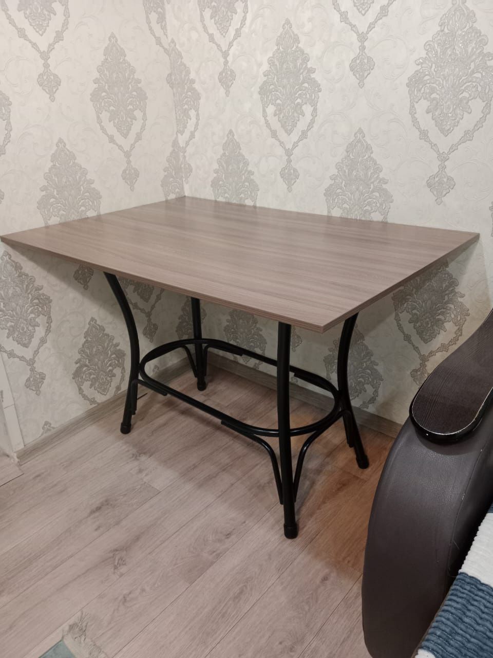 Продам стол в идеальном состоянии