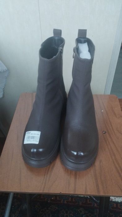 Продаются ботинки 37 размер