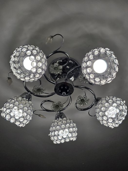 Люстра для дома и кухни