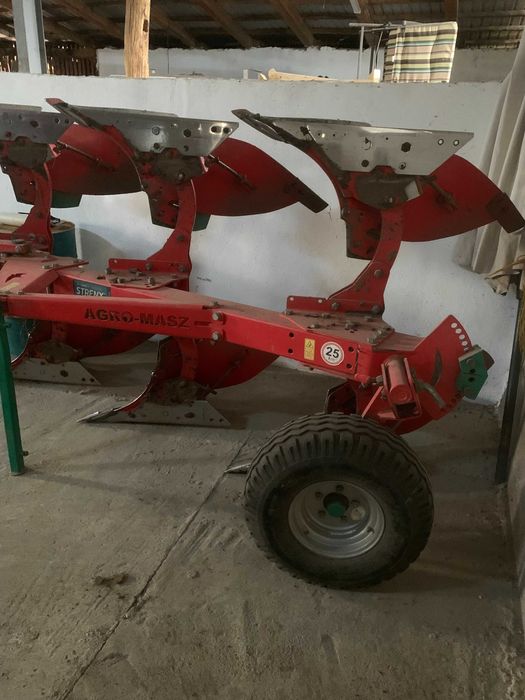 Plug reversibil Agro-Masz PO 3, 3 trupițe, stare foarte bună