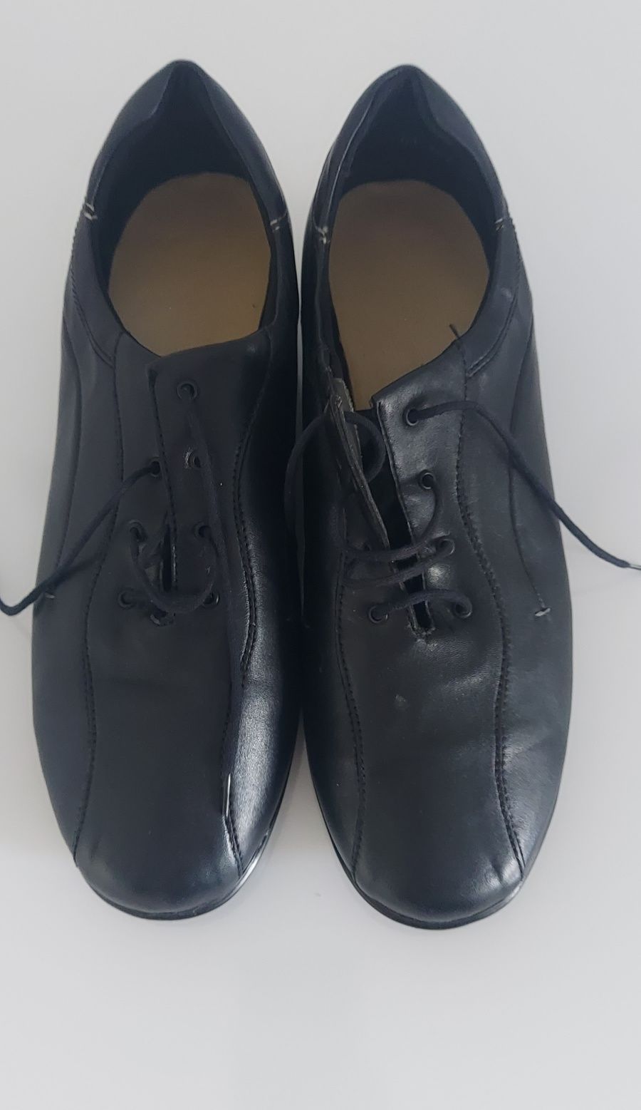 Pantofi din piele - marimea 39