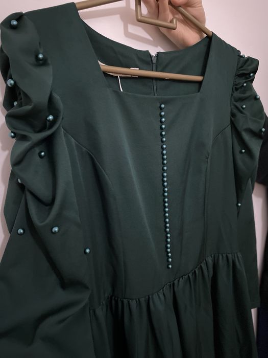 Платья вечерние