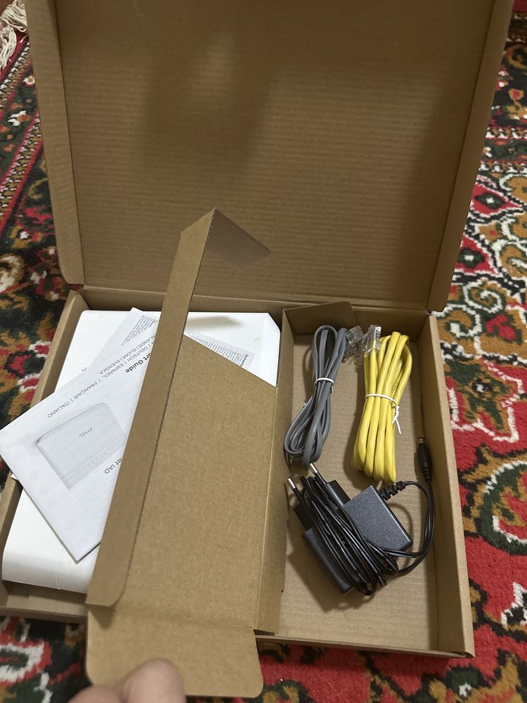 Продаю интернет-роутер Zyxel EMG5523-T50B