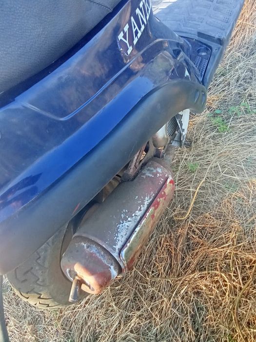 Vănd scuter trebuie pusă pedala de prnire și Baterie să pornească