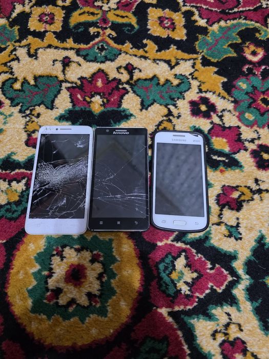 Продам  телефоны запчасти