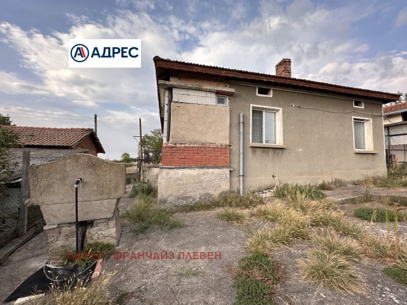 Къща в Плевен, област-с.Дисевица площ 90 цена 58000