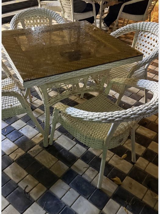 Стол стул кафе учун сотилади