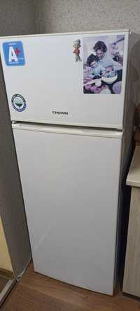 Хладилник crown 145 см