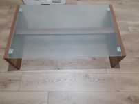 Vand masa mica de sticla 105x65cm. h 30cm , stare buna